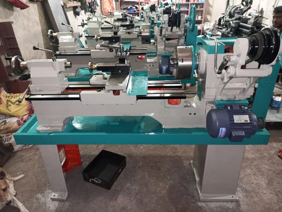 Geared Head Light Duty Lathe Machine model LDAGL-1370/4'6" — image 11