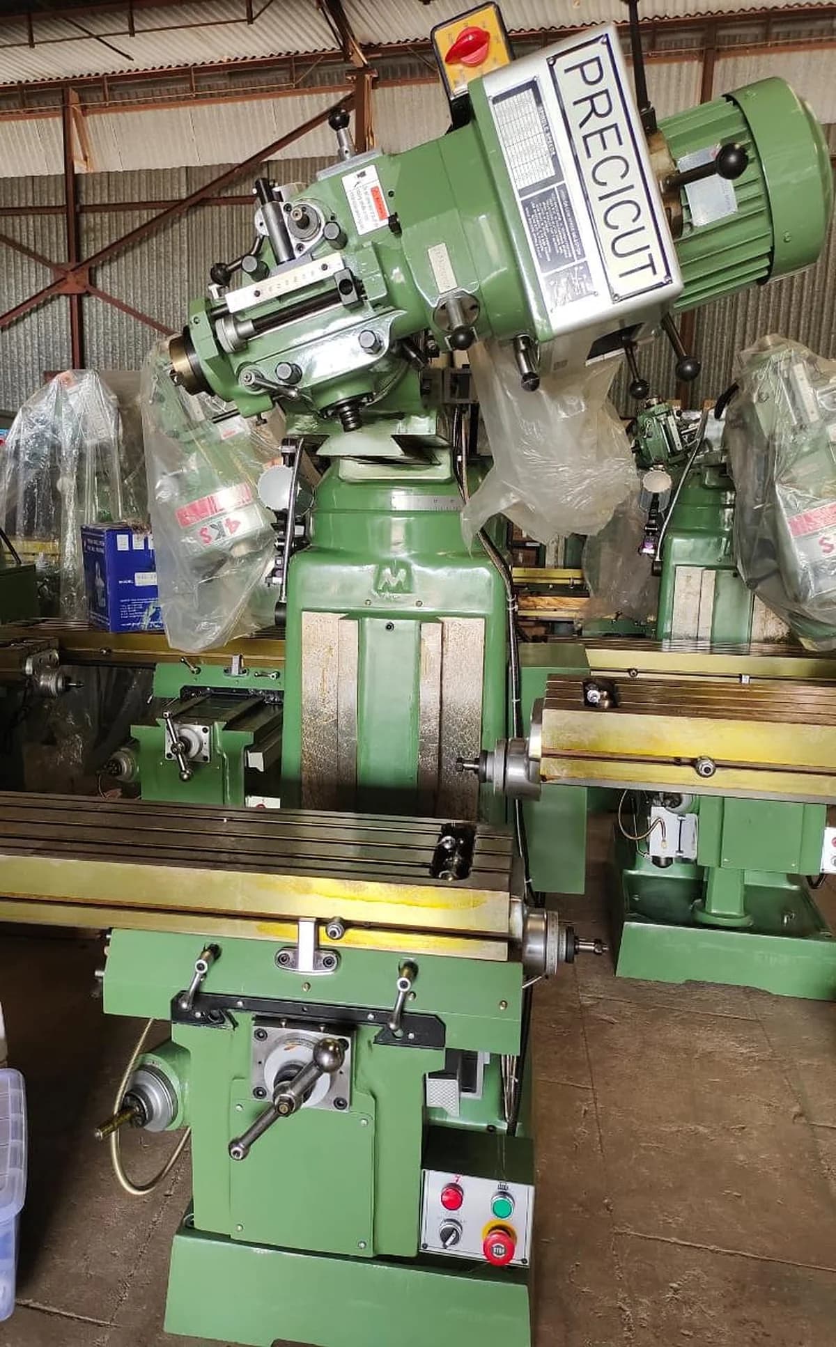 PRECICUT Vertical RAM Turret Milling Machine — image 4