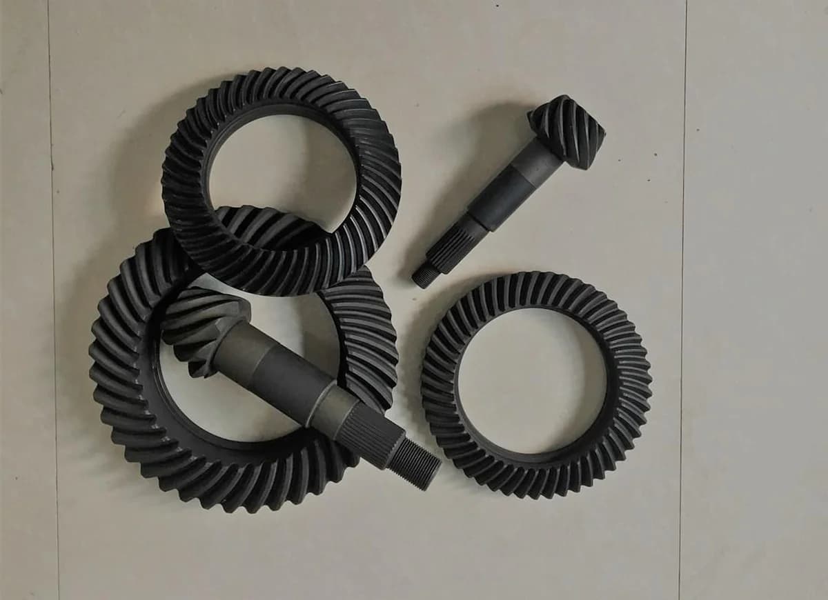 HELICAL GEAR Z34MLH9 PRO AND PINION — image 1