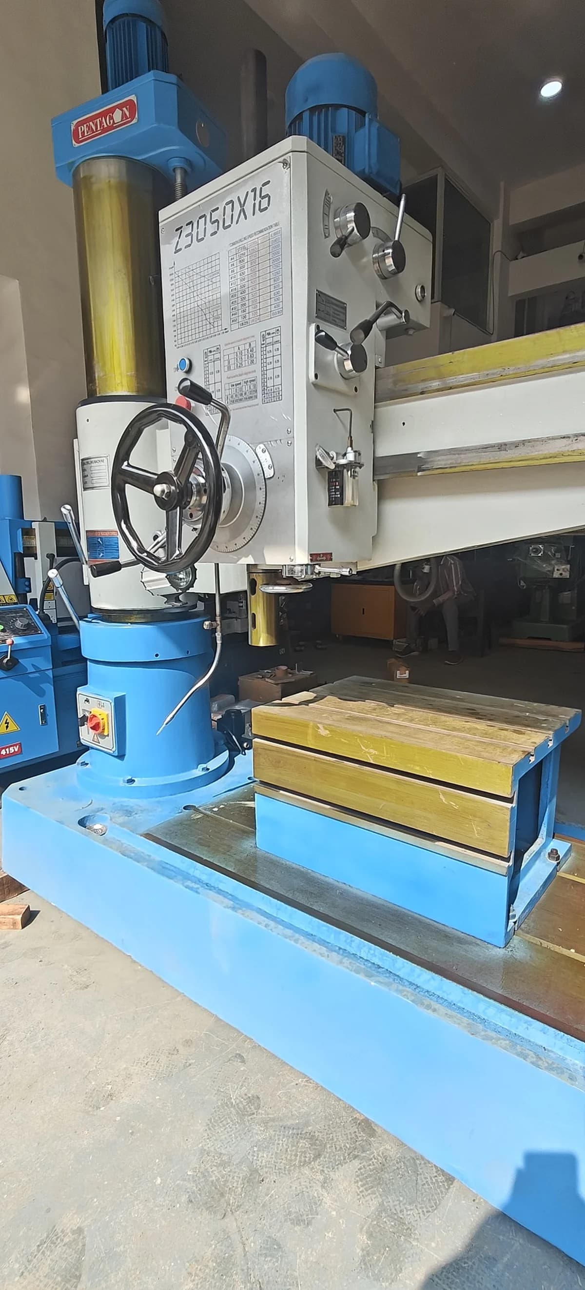 All Geared Auto Feed Radial Drilling Machine with Mechanical locking system — image 12