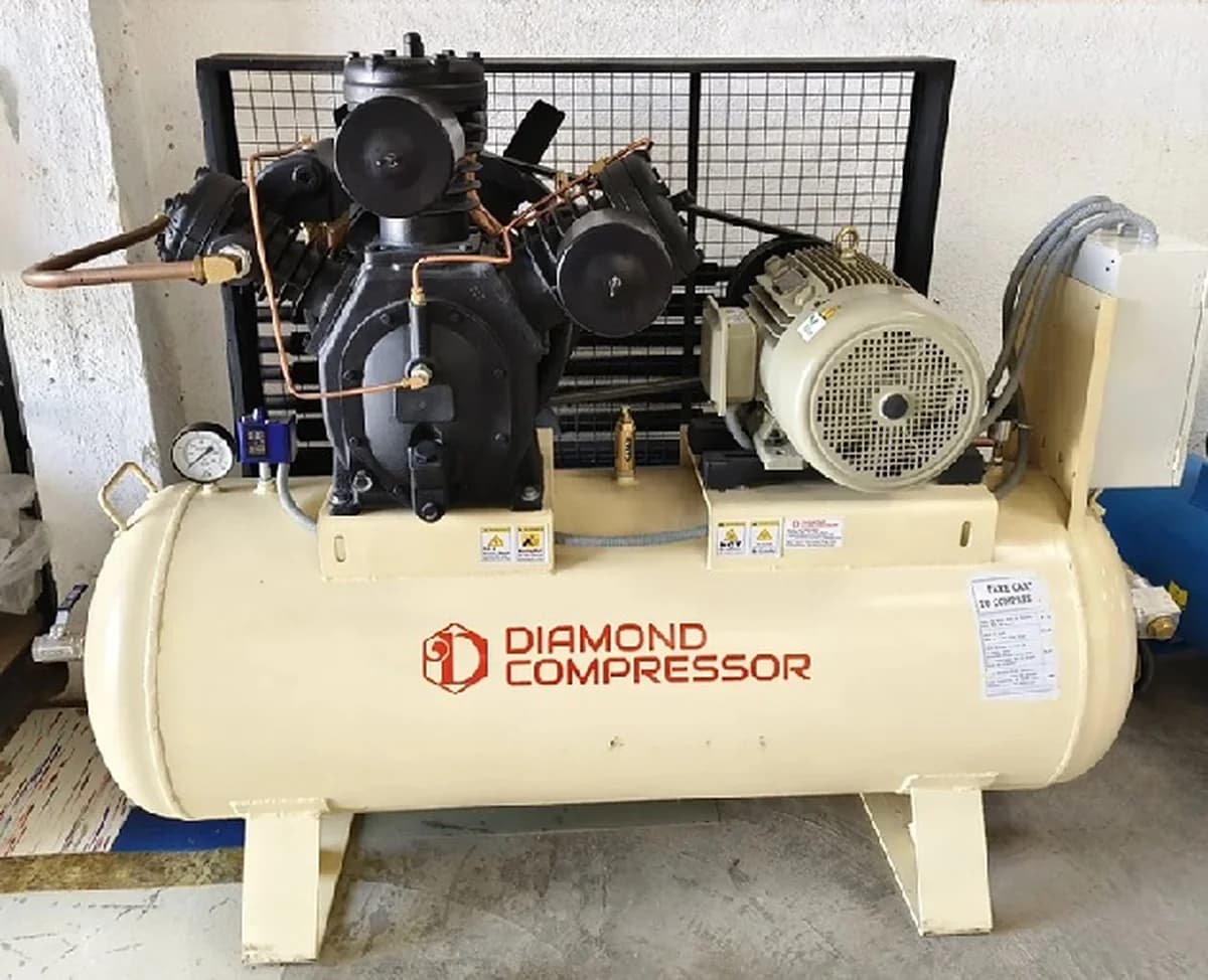 Heavy Duty Two Stage Lubricated Reciprocating Type Air Compressor — image 8