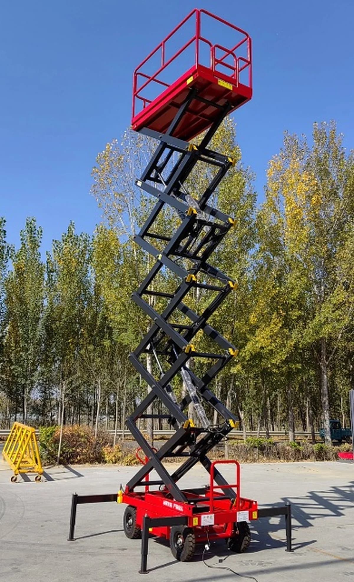 Manual Hydraulic Platform Lift 500 kgs Capacity — image 9