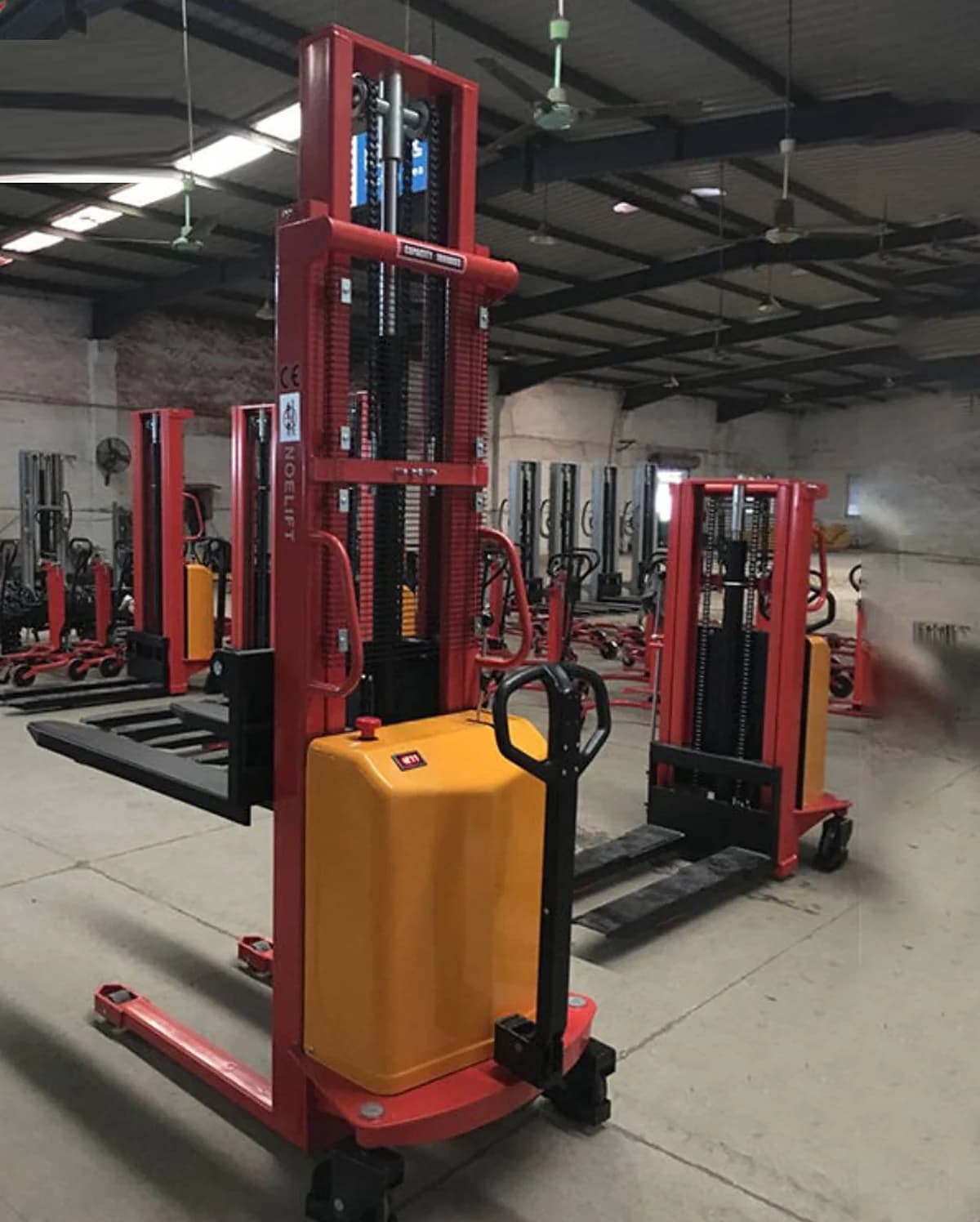 Battery Operated Semi Electric Stacker — image 9