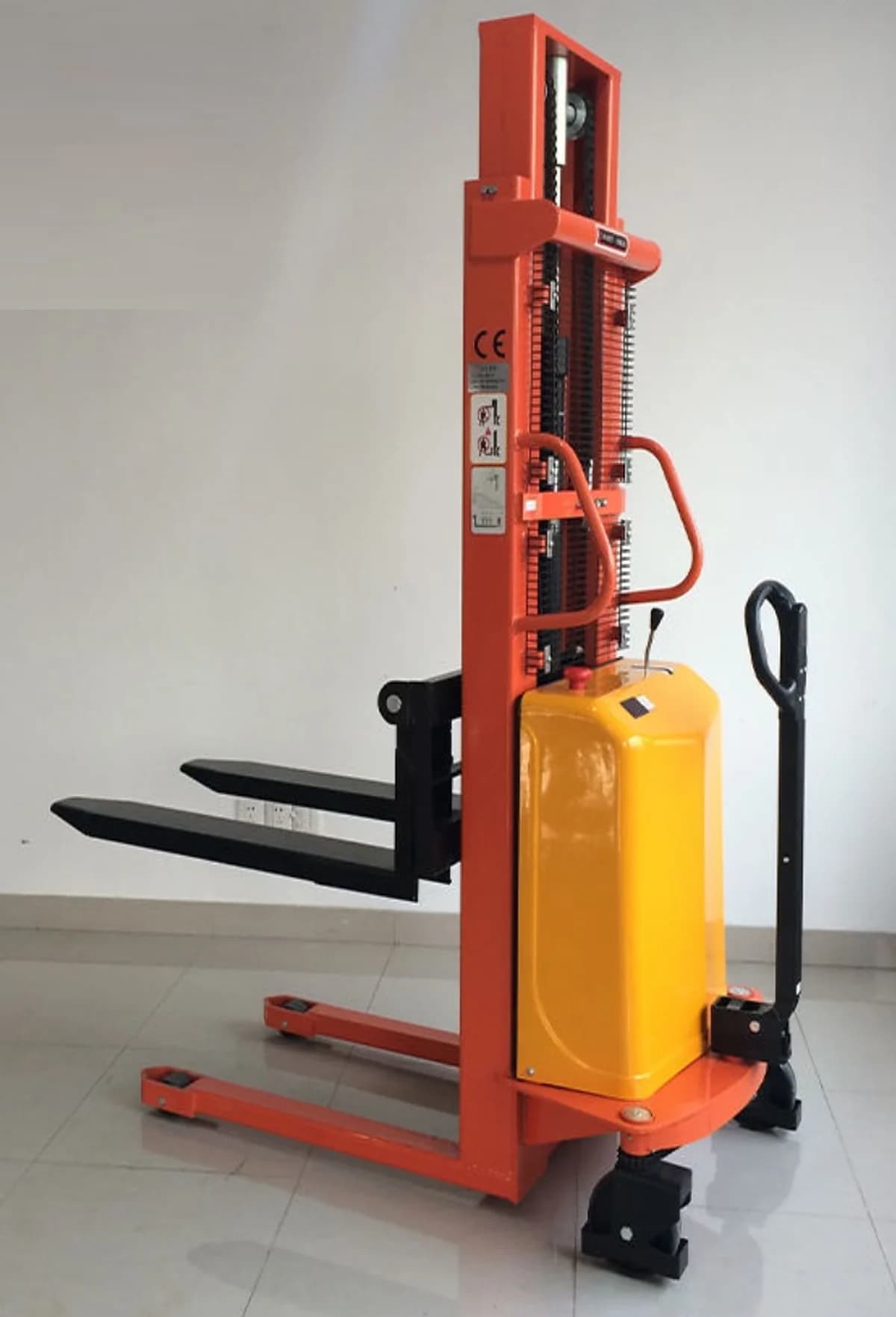 Battery Operated Semi Electric Stacker — image 11