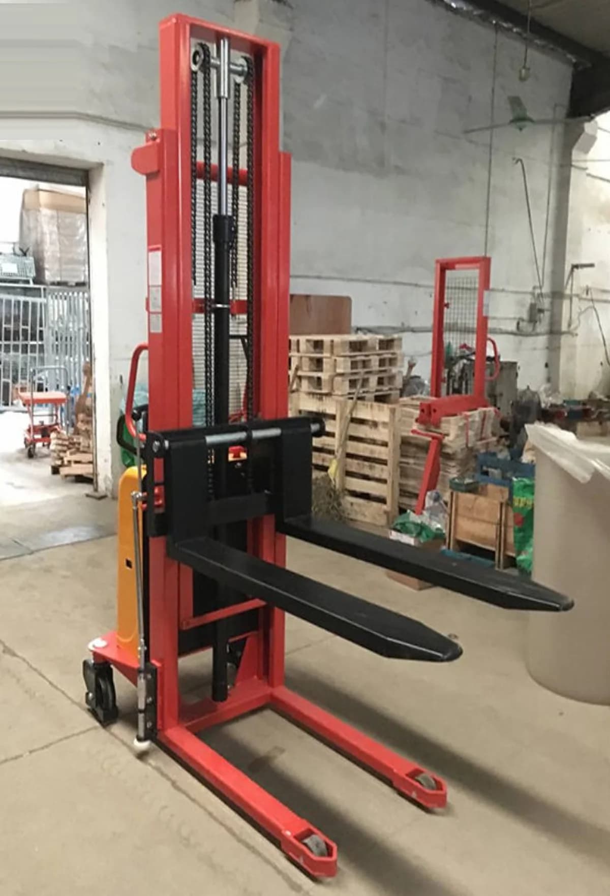 Battery Operated Semi Electric Stacker — image 12